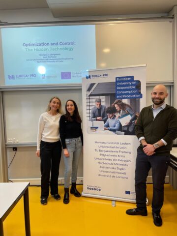 Nikolaos Diangelakis, enseignant à la Technical University of Crete, aux côtés d’Alexandra Melon et Laëtitita Bresson lors des cours d’ouverture Lorraine INP à l’ENSGSI